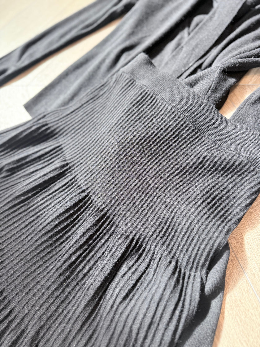 假期肌理壓褶傘裙-黑