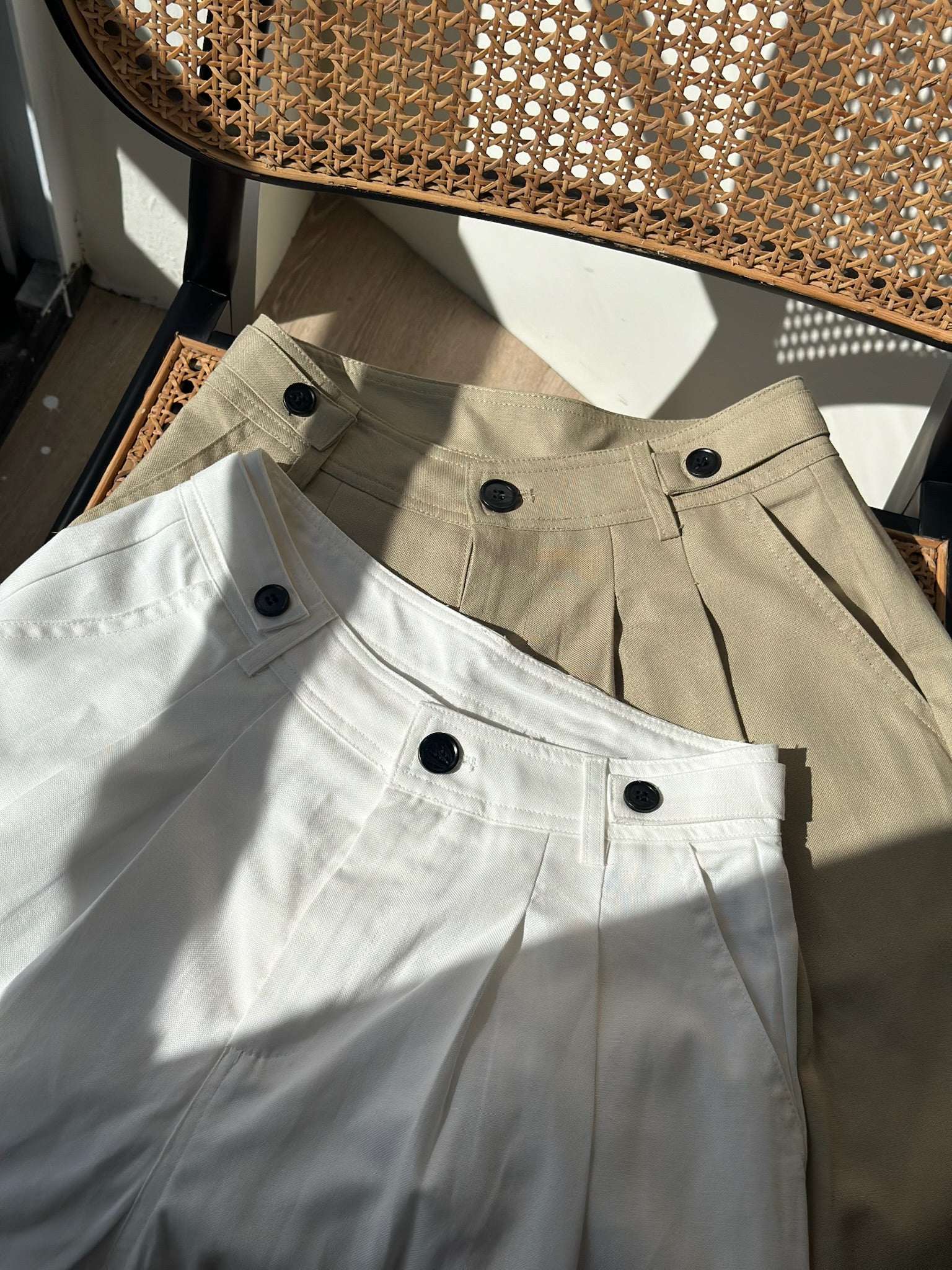 挺版打褶闊腿褲-杏綠