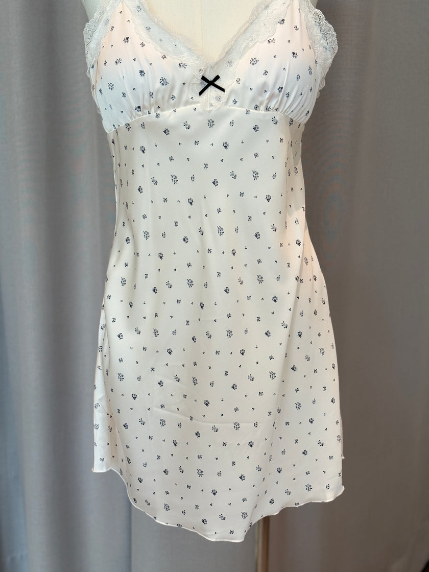 微花蕾絲睡衣罩衫組-白