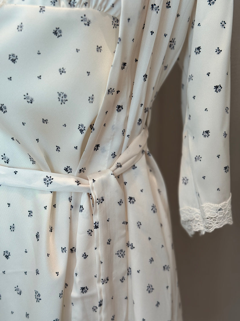 微花蕾絲睡衣罩衫組-白