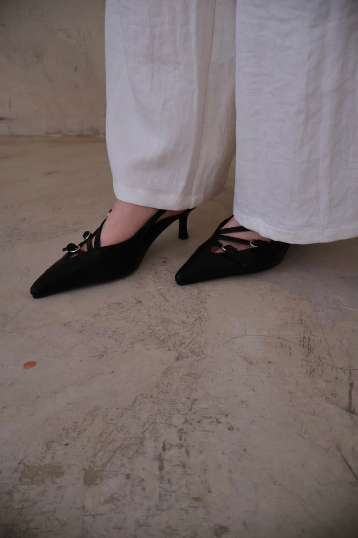 miu系三釦尖頭鞋-黑