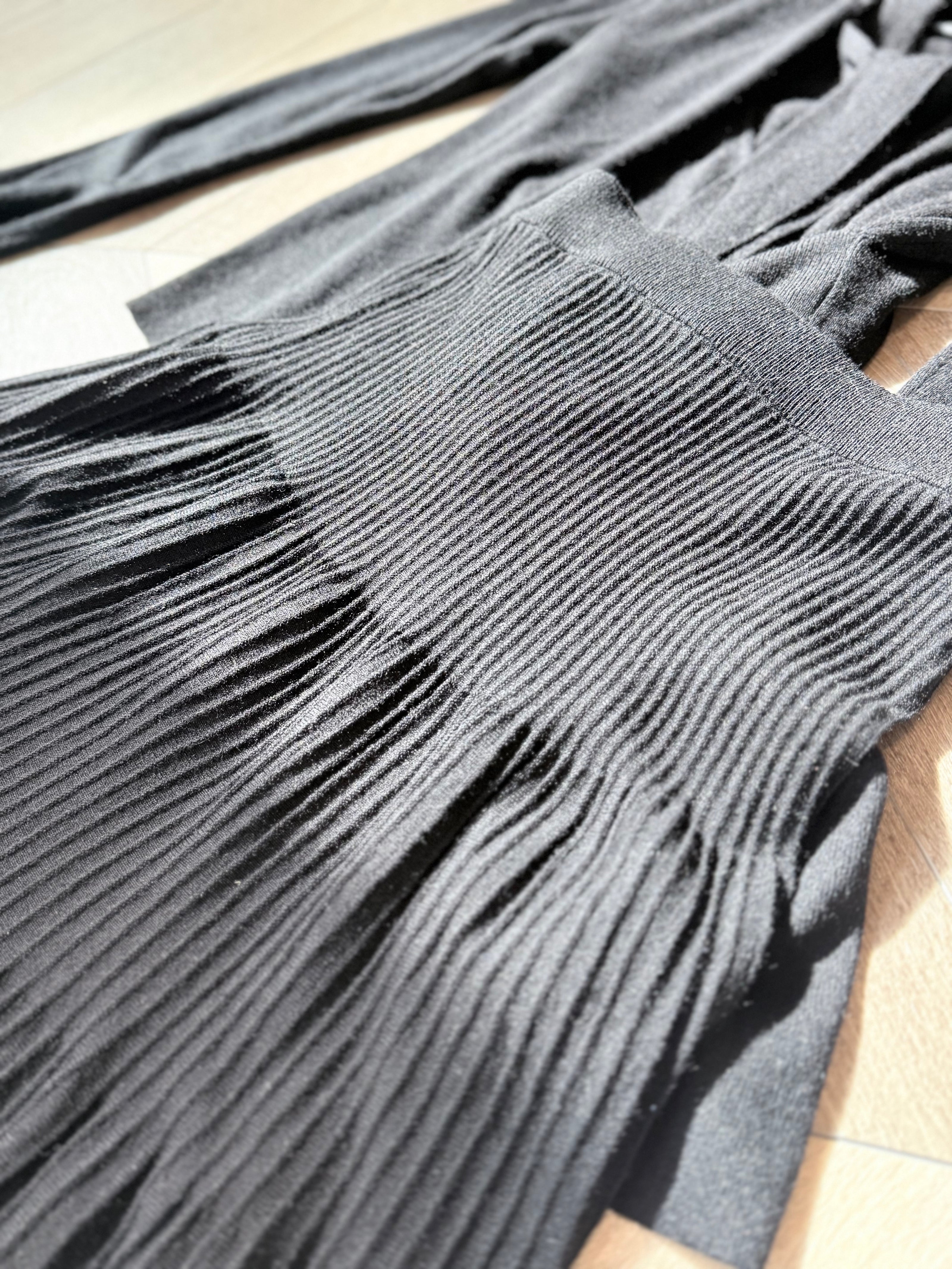 假期肌理壓褶傘裙-黑