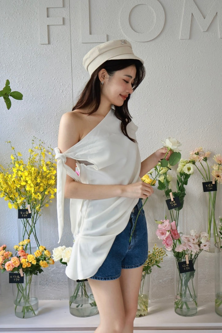 歐膩綁帶露肩上衣-米白