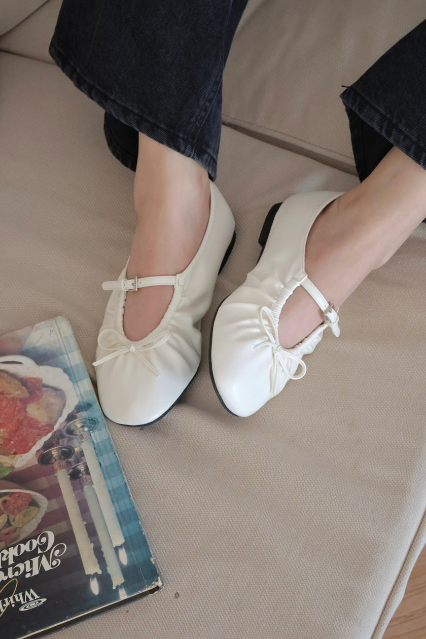Miu抓皺娃娃鞋-經典白