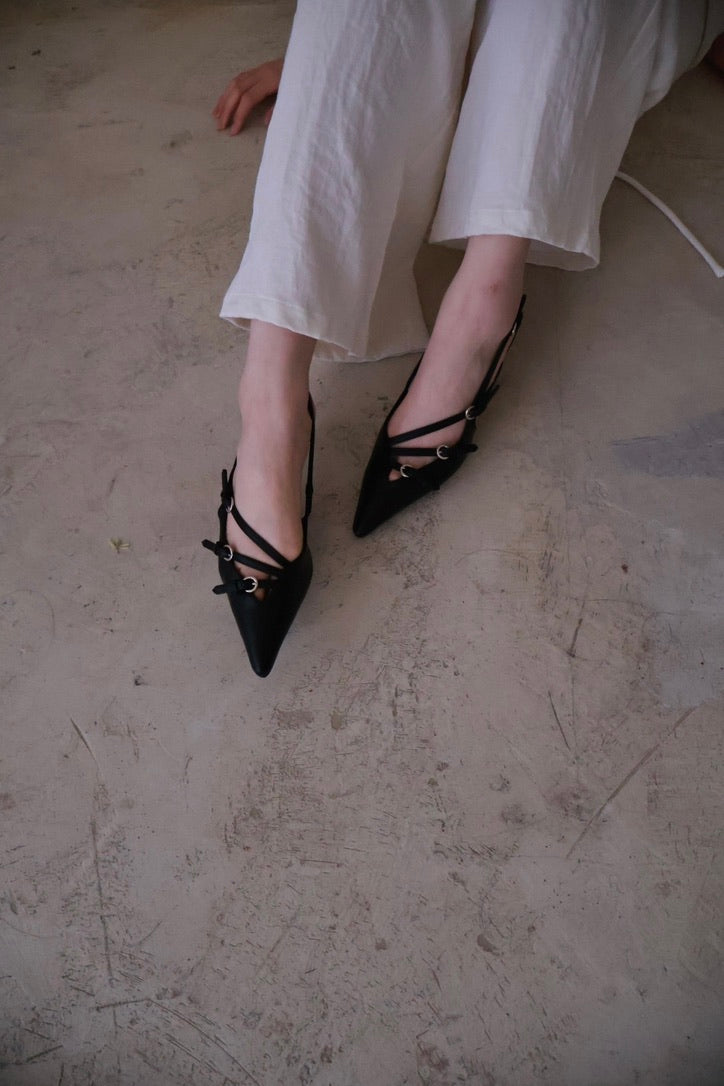 miu系三釦尖頭鞋-黑