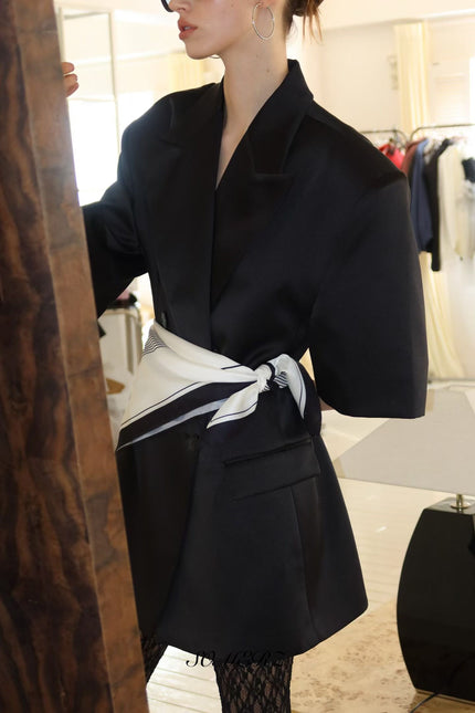 假期框線絲巾-黑/白