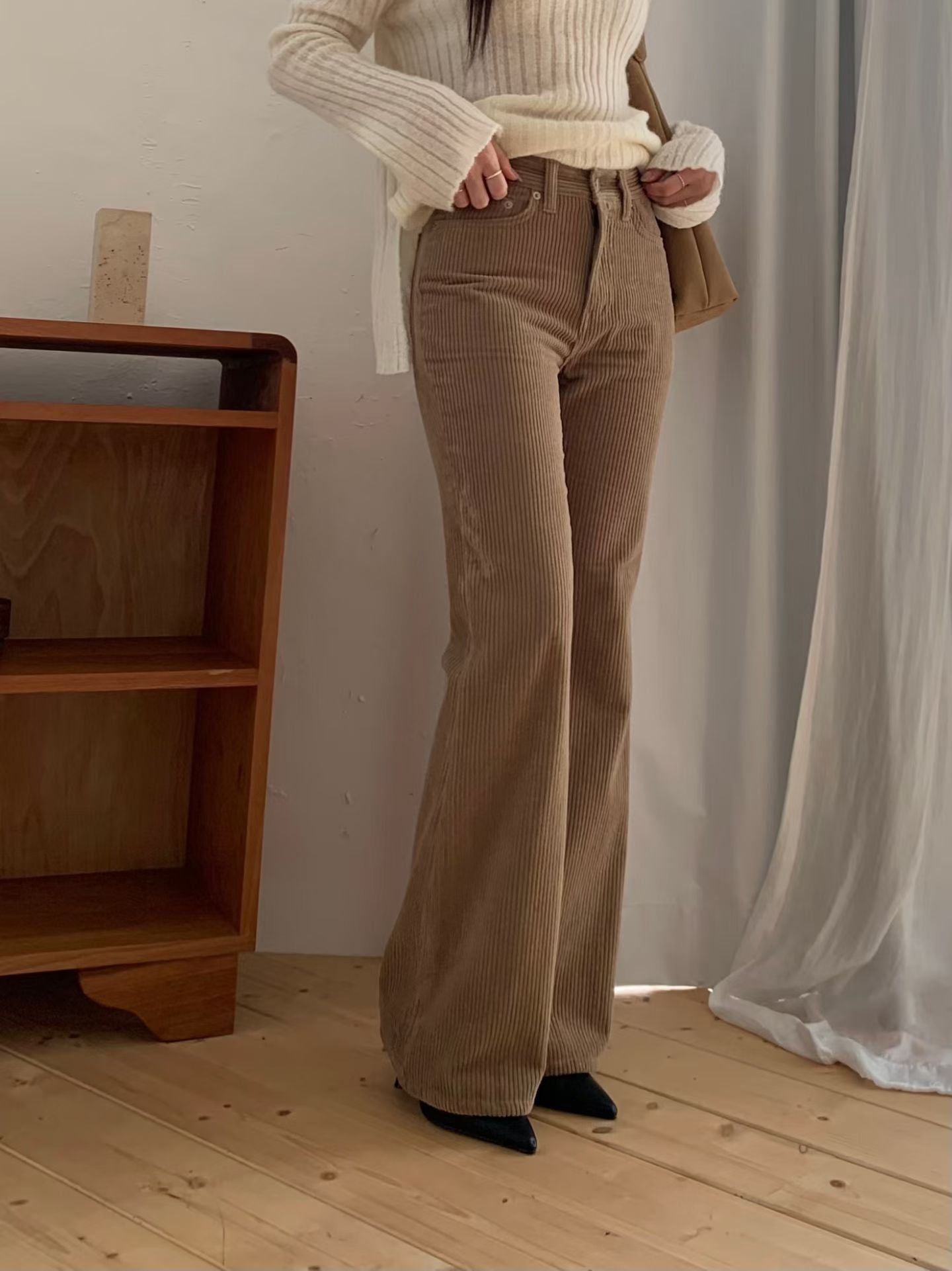 巴恩風燈絨芯小喇叭褲-卡其