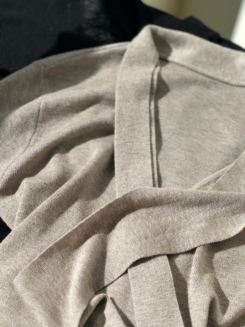 假期飄帶交叉針織上衣-杏灰