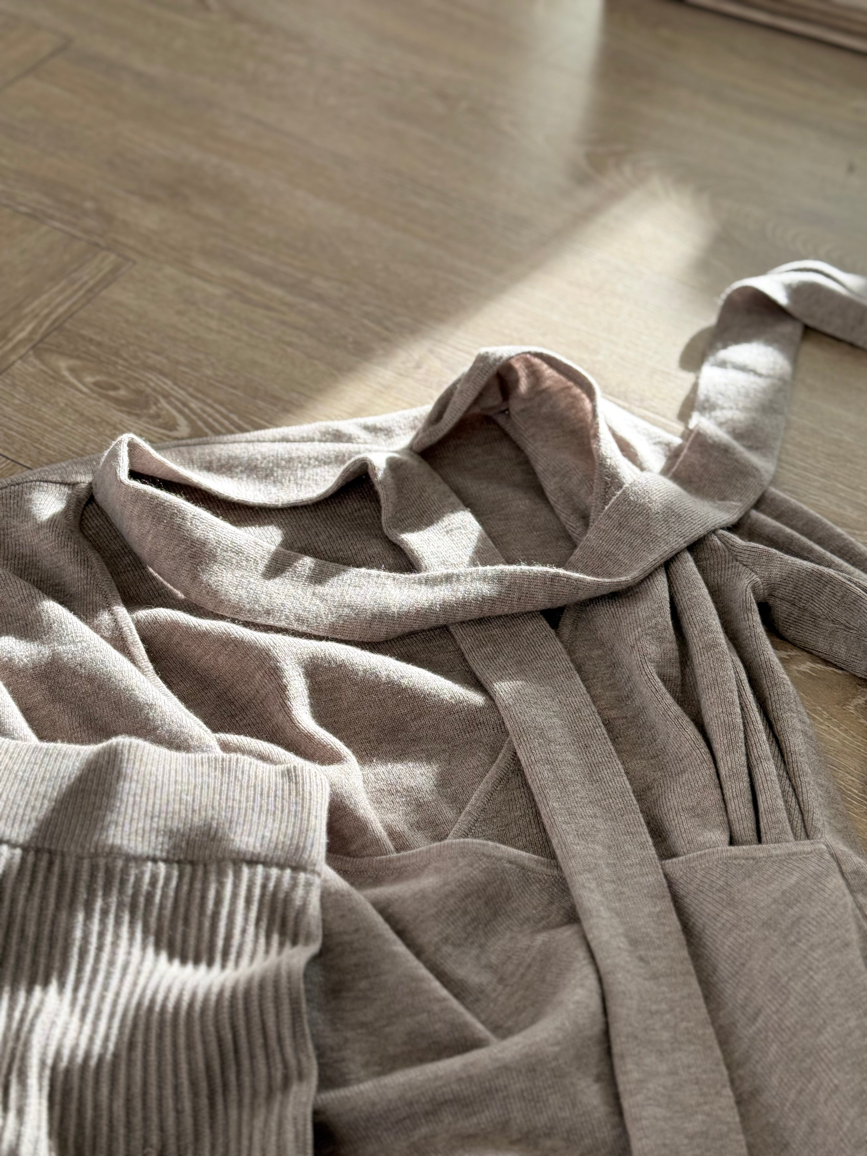 假期飄帶交叉針織上衣-杏灰