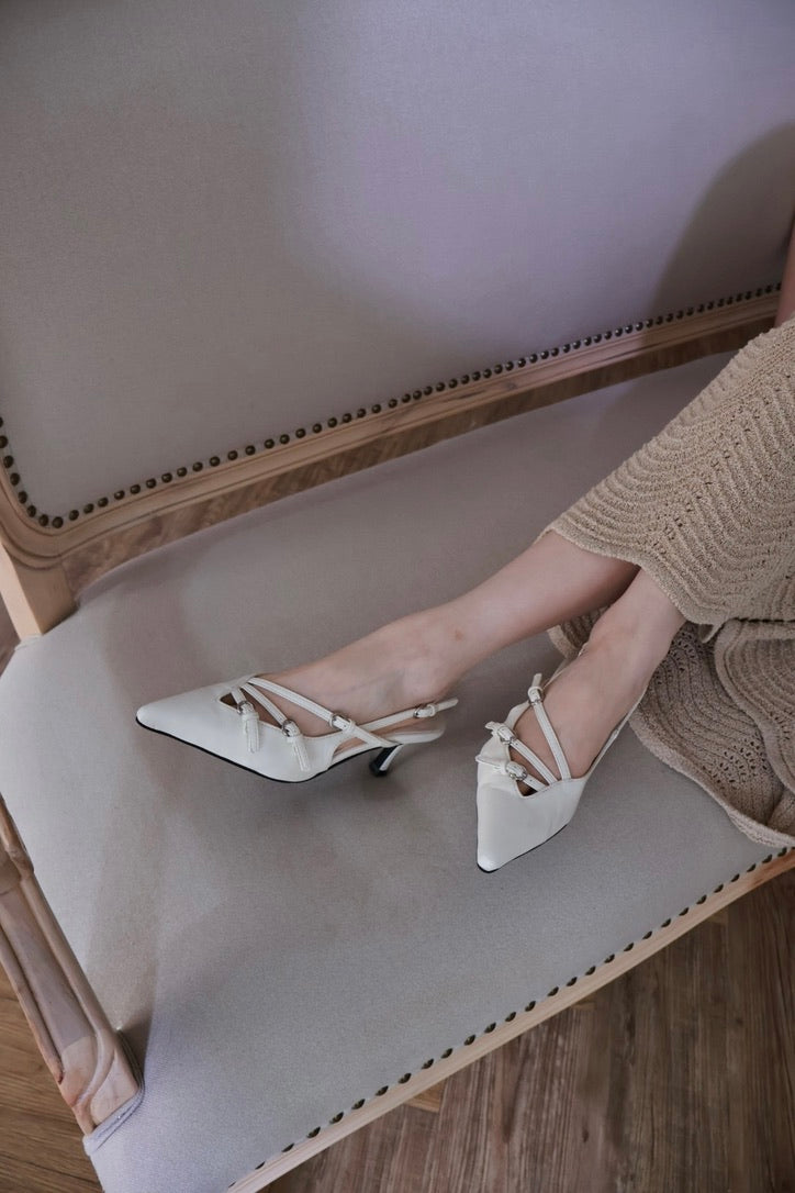 miu系三釦尖頭鞋-白