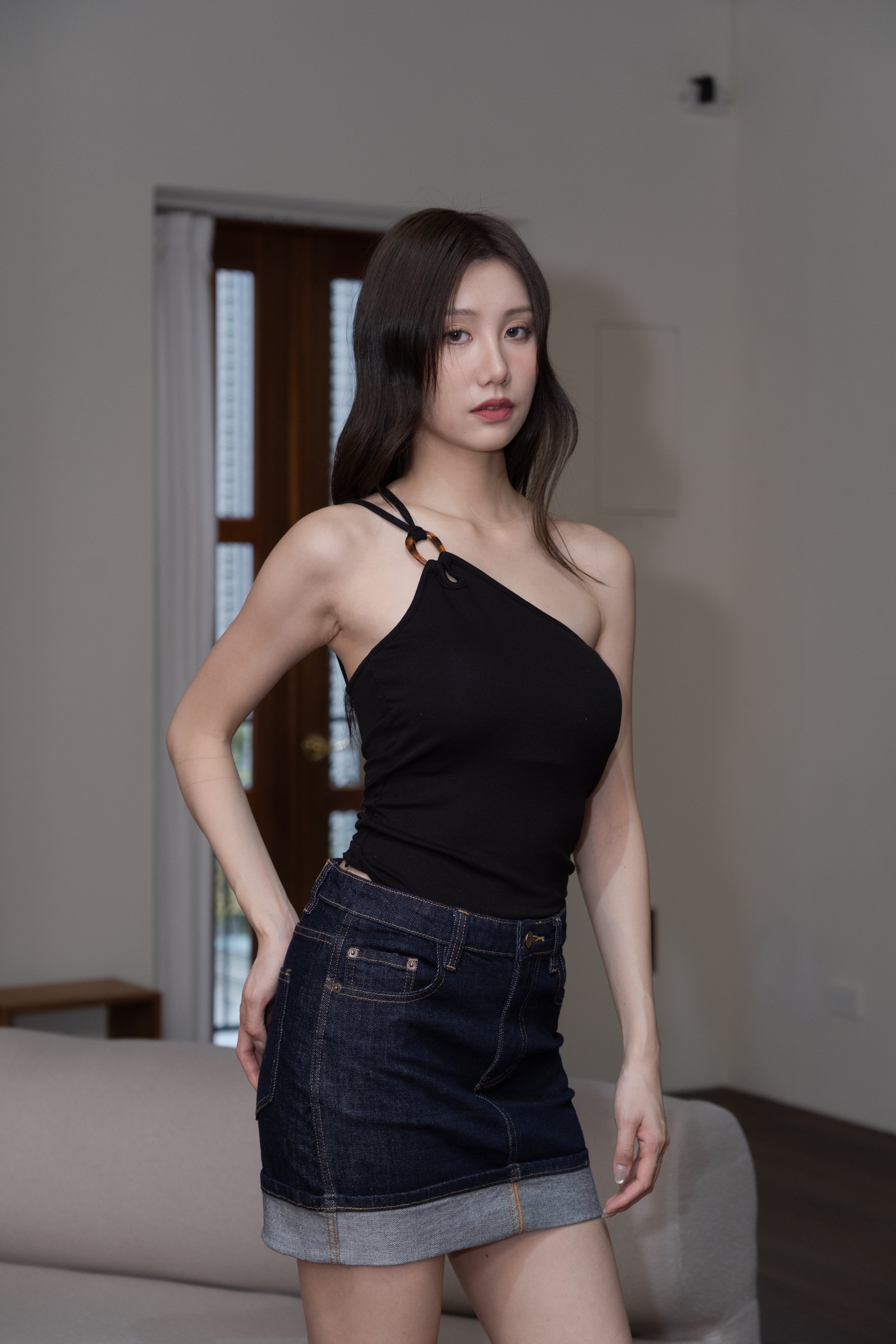 【包色優惠】琥珀斜肩Bra top-黑