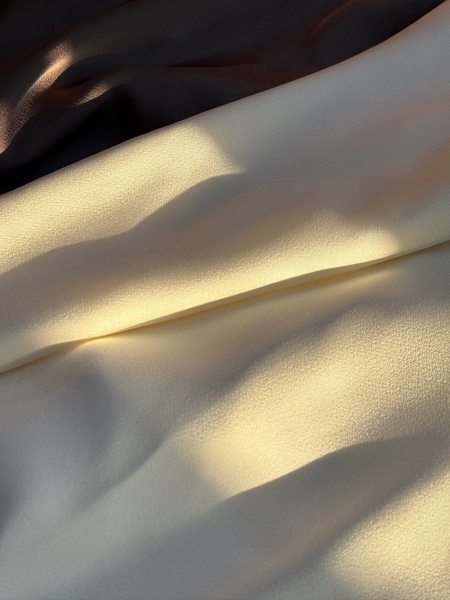 月光鬆緊緞面半裙-咖灰