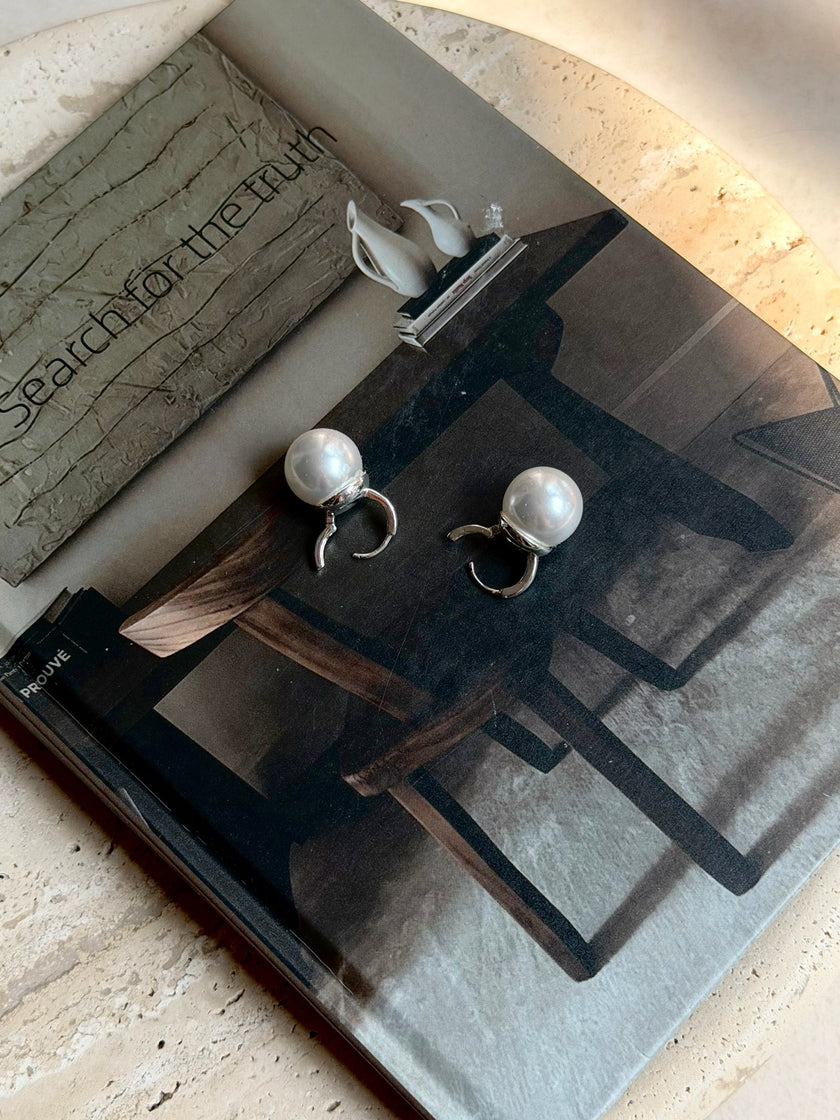 靜奢珍珠吊墜耳環-銀