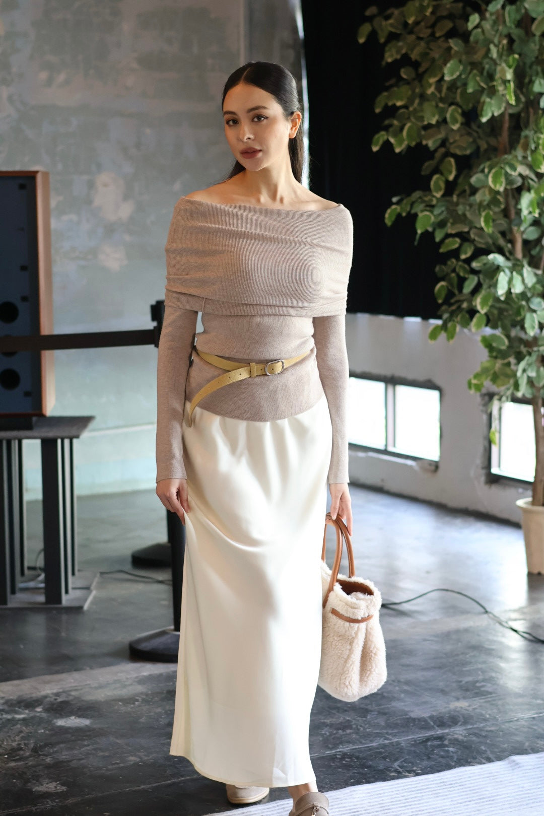 月光鬆緊緞面半裙-米白