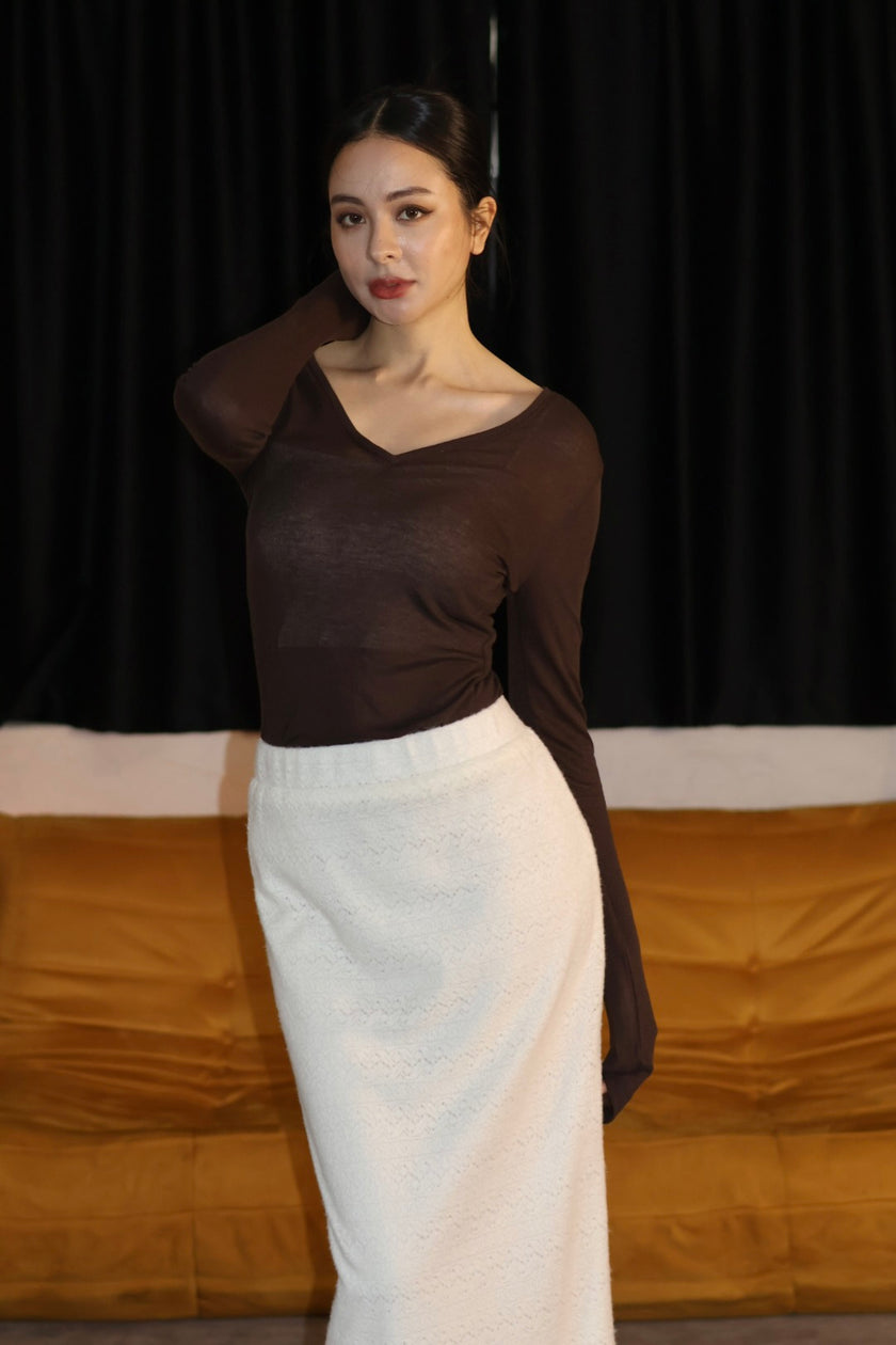 軟糯微透Ｖ領打底衣-深咖