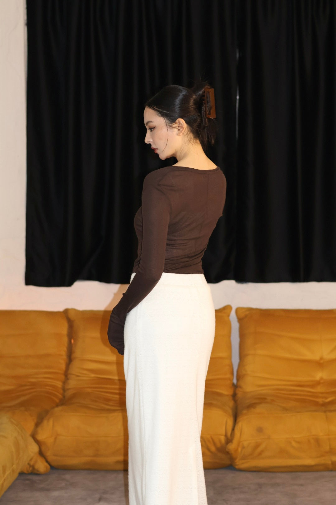 軟糯微透Ｖ領打底衣-深咖