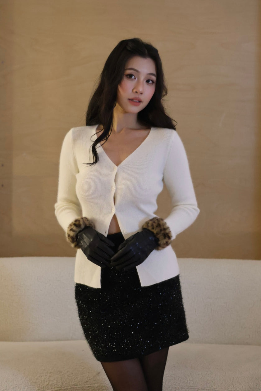 浣熊絨V領排釦上衣-白