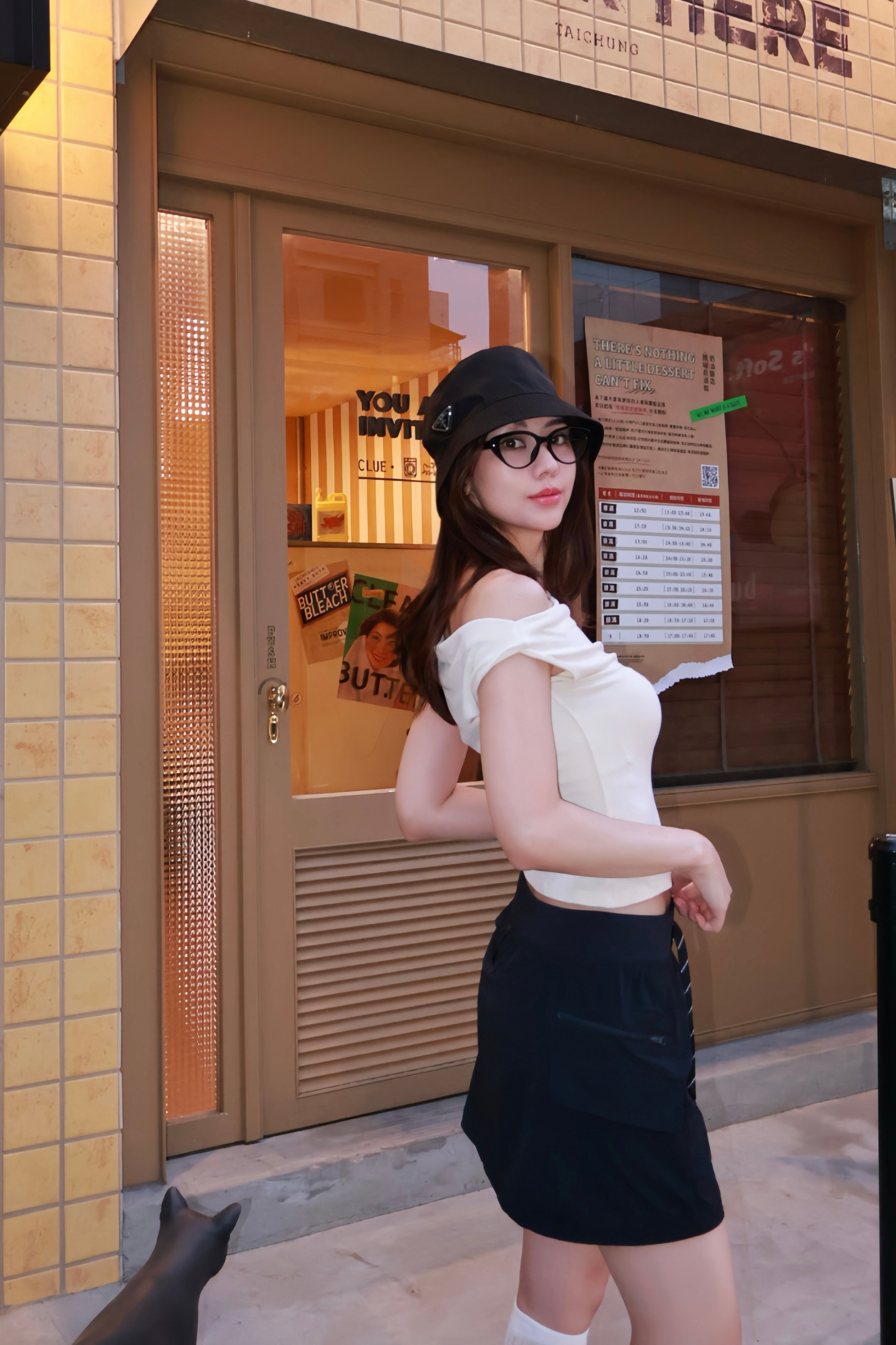 歐美莫代爾斜肩上衣-杏