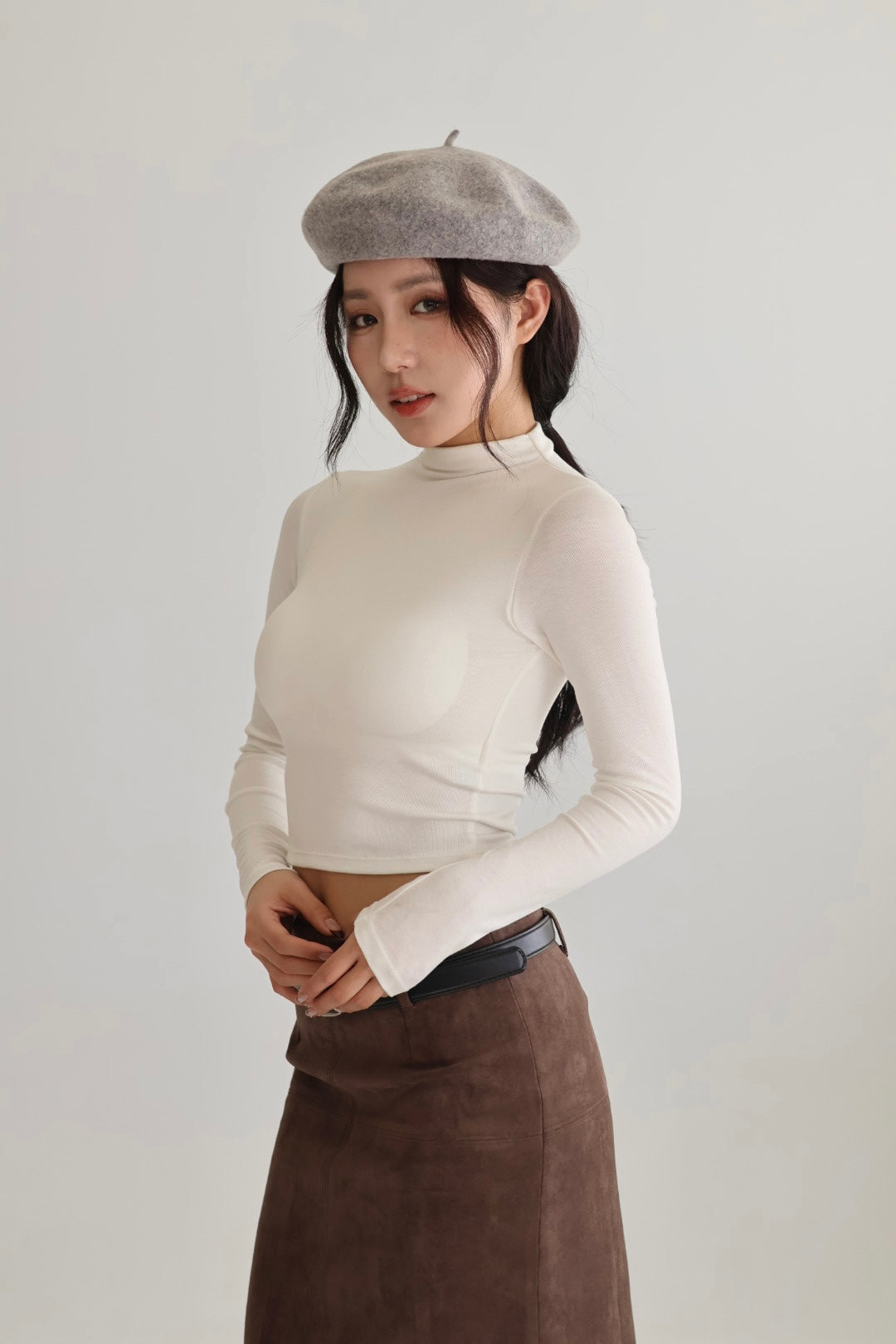 半高領胸墊短版上衣-白