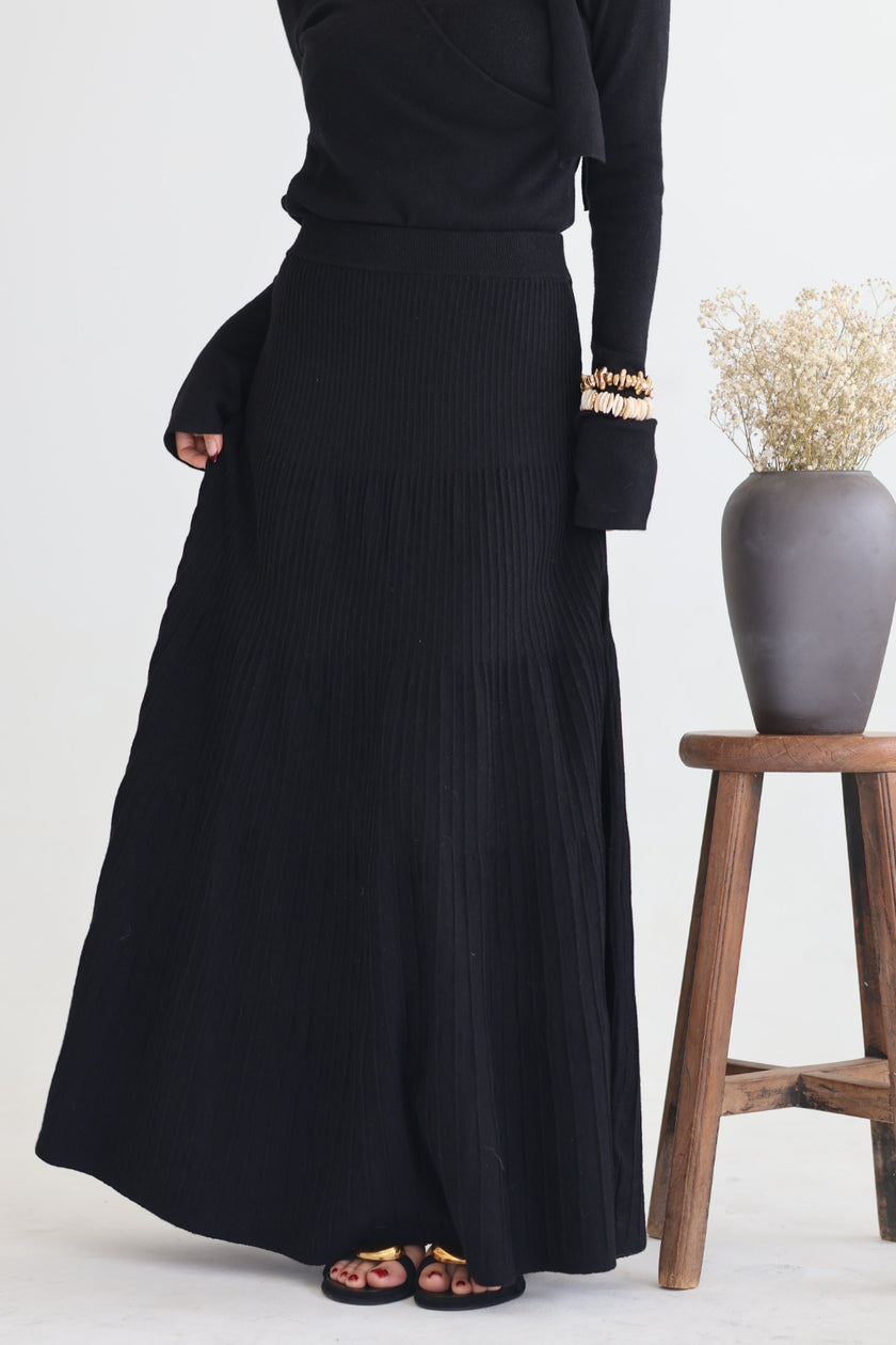 假期肌理壓褶傘裙-黑