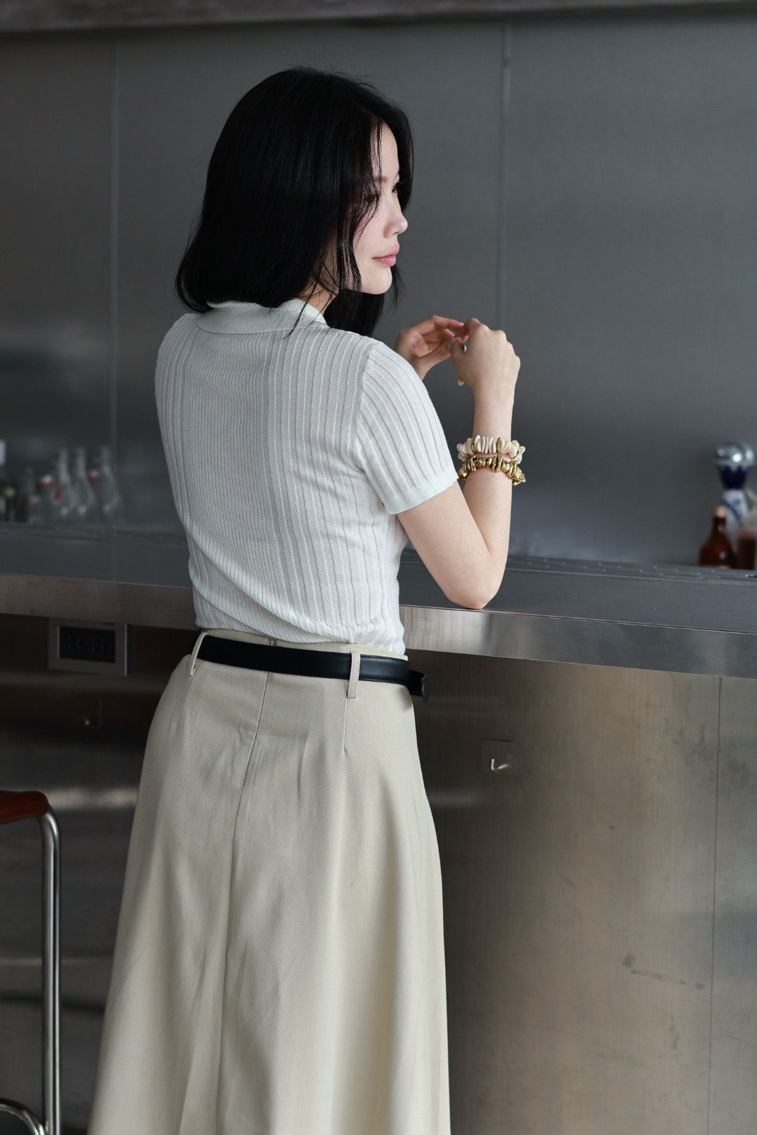 Miu感智性半百褶裙(附皮帶)-卡其