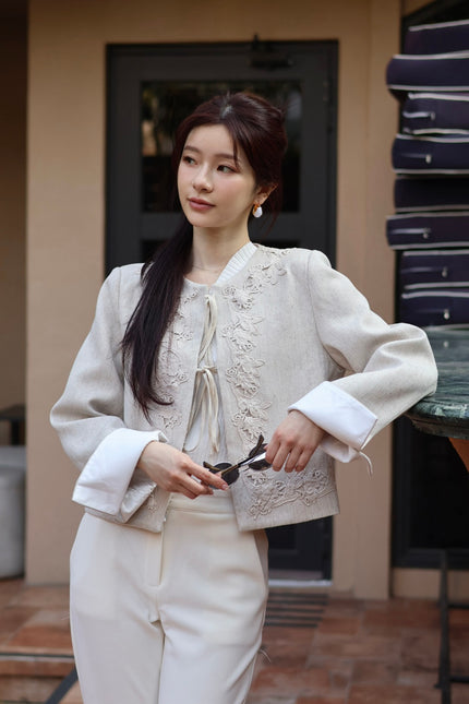 緹花浮雕綁帶外套-杏灰