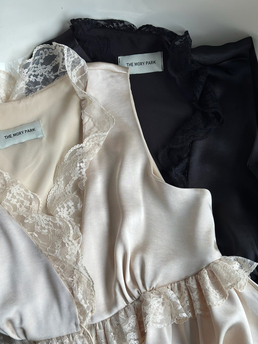 緞光蕾絲綁帶背心-黑