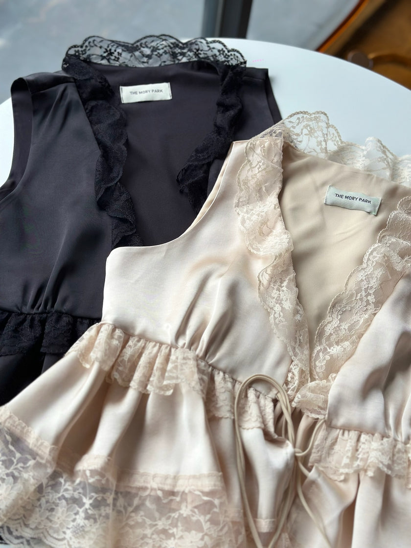 緞光蕾絲綁帶背心-黑