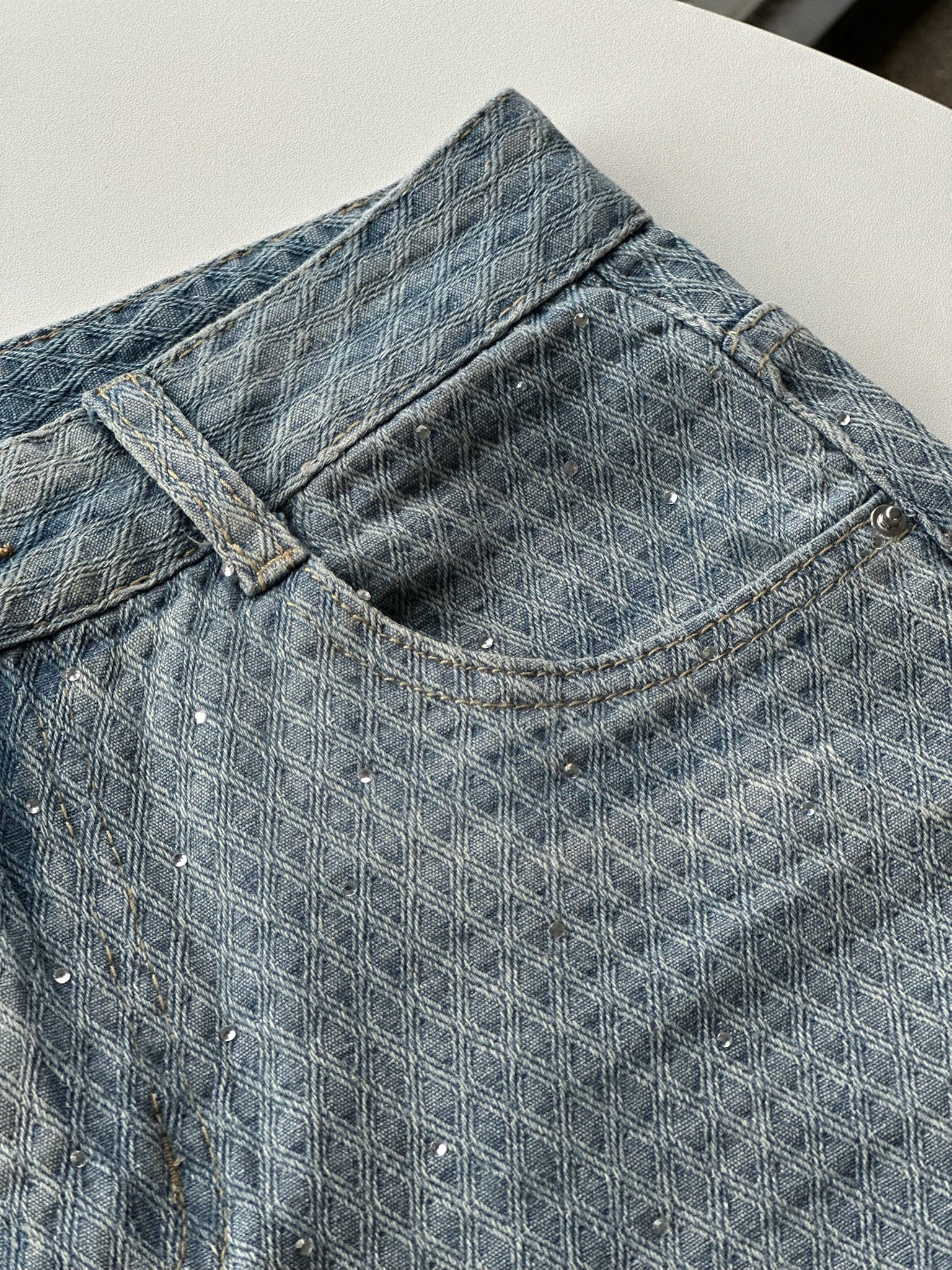 人魚菱格滿鑽牛仔寬褲-淺藍