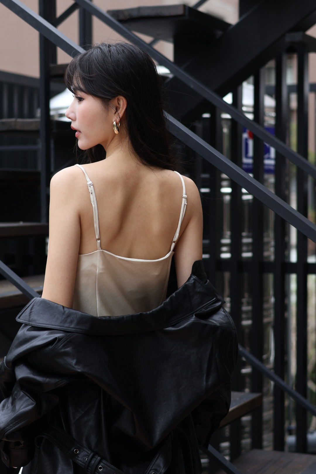 夜色流光蕾絲緞面洋裝-杏