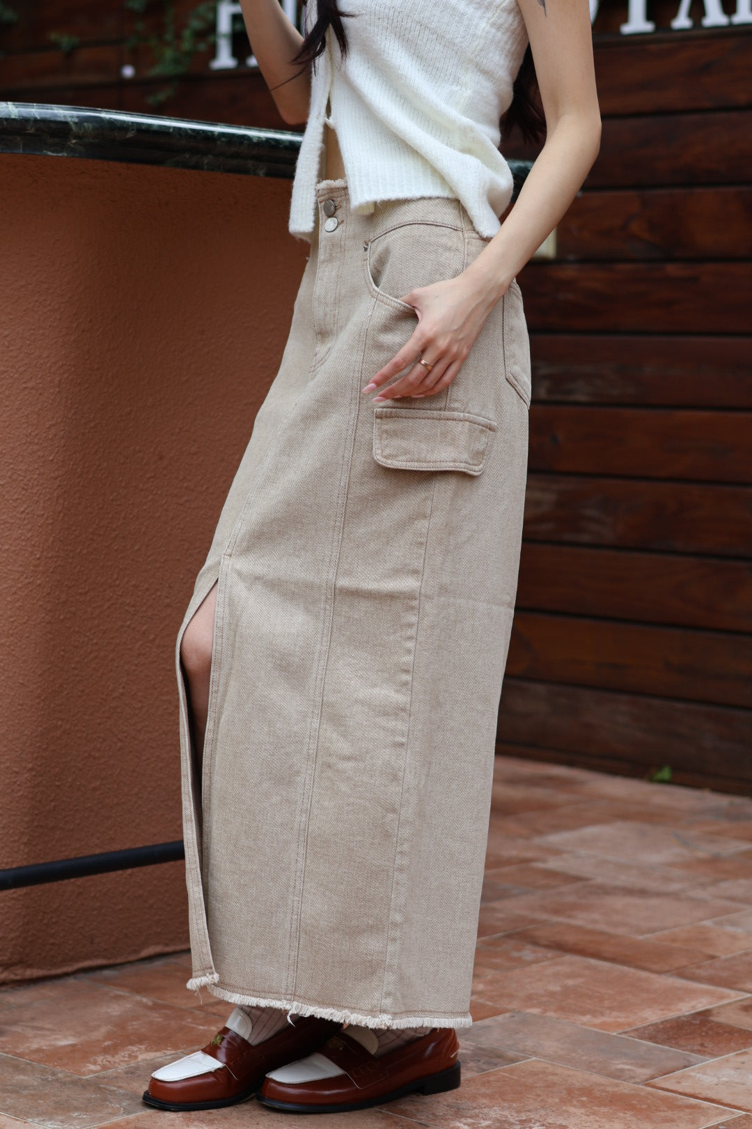 工裝雙釦牛仔長裙-奶茶