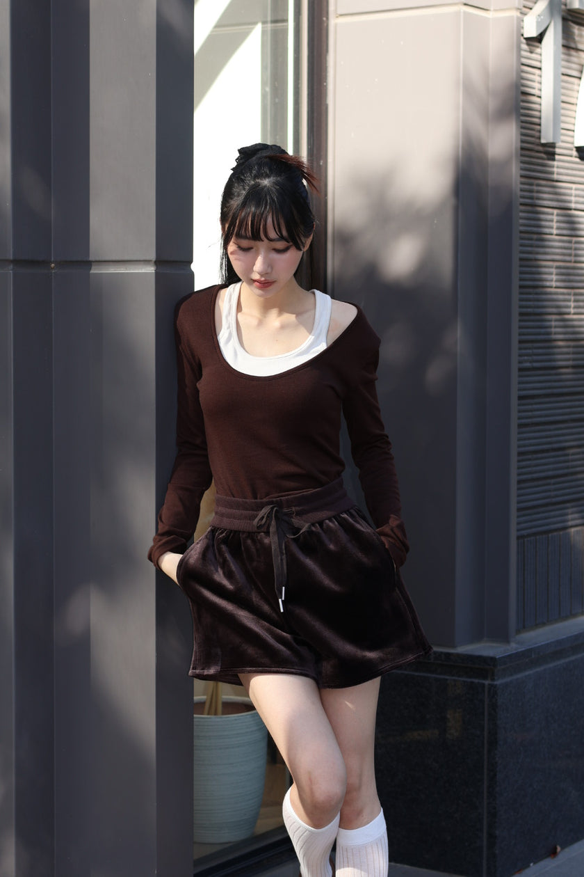 入秋麂皮抽繩短褲-咖