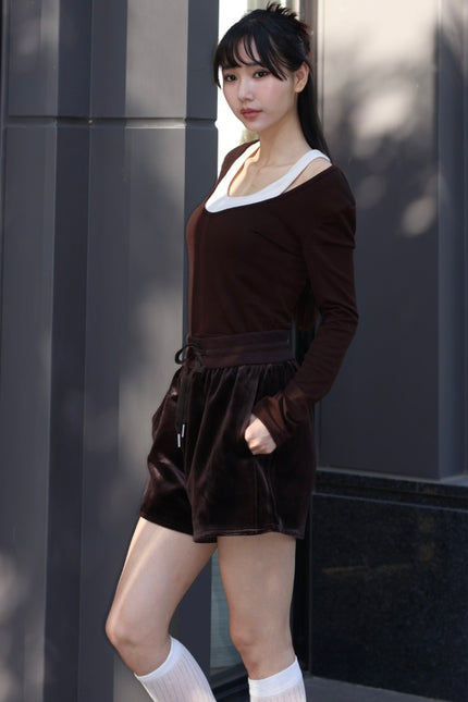 入秋麂皮抽繩短褲-咖