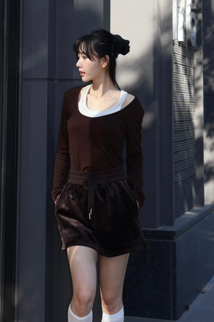 入秋麂皮抽繩短褲-咖