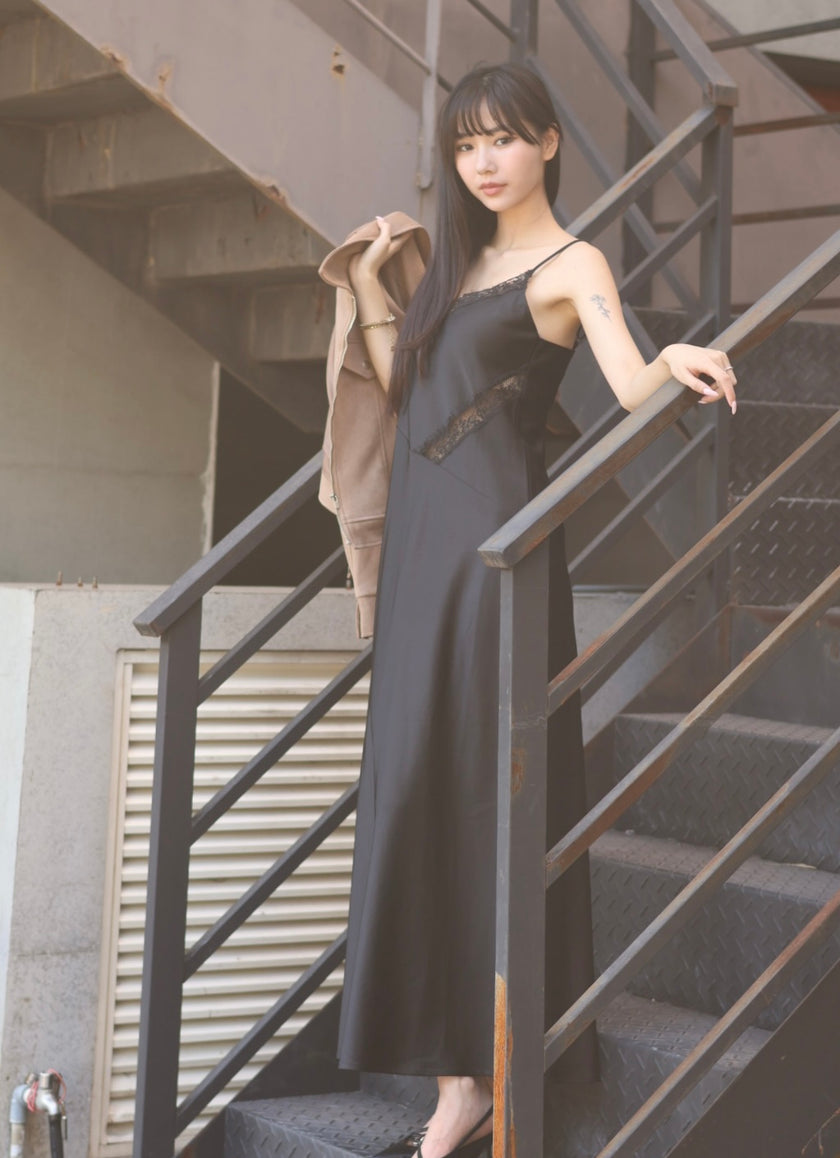 夜色流光蕾絲緞面洋裝-黑