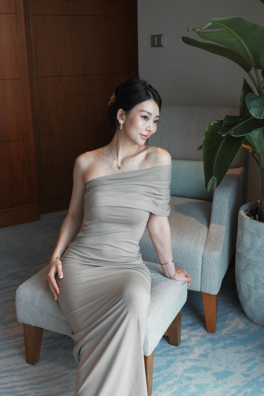 女神冰絲單肩洋裝-杏灰