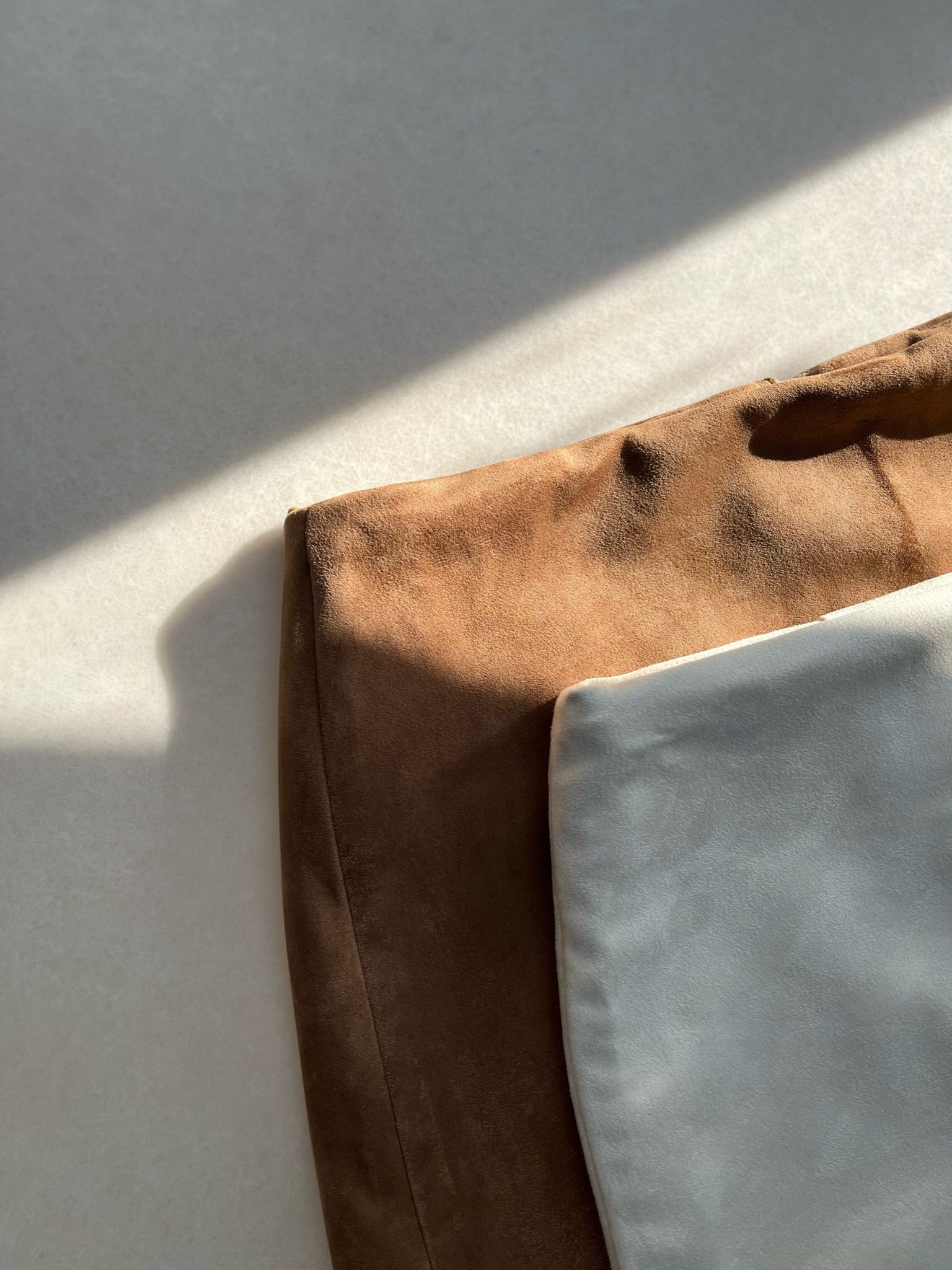 麂皮長腿側拉鍊褲裙-米白