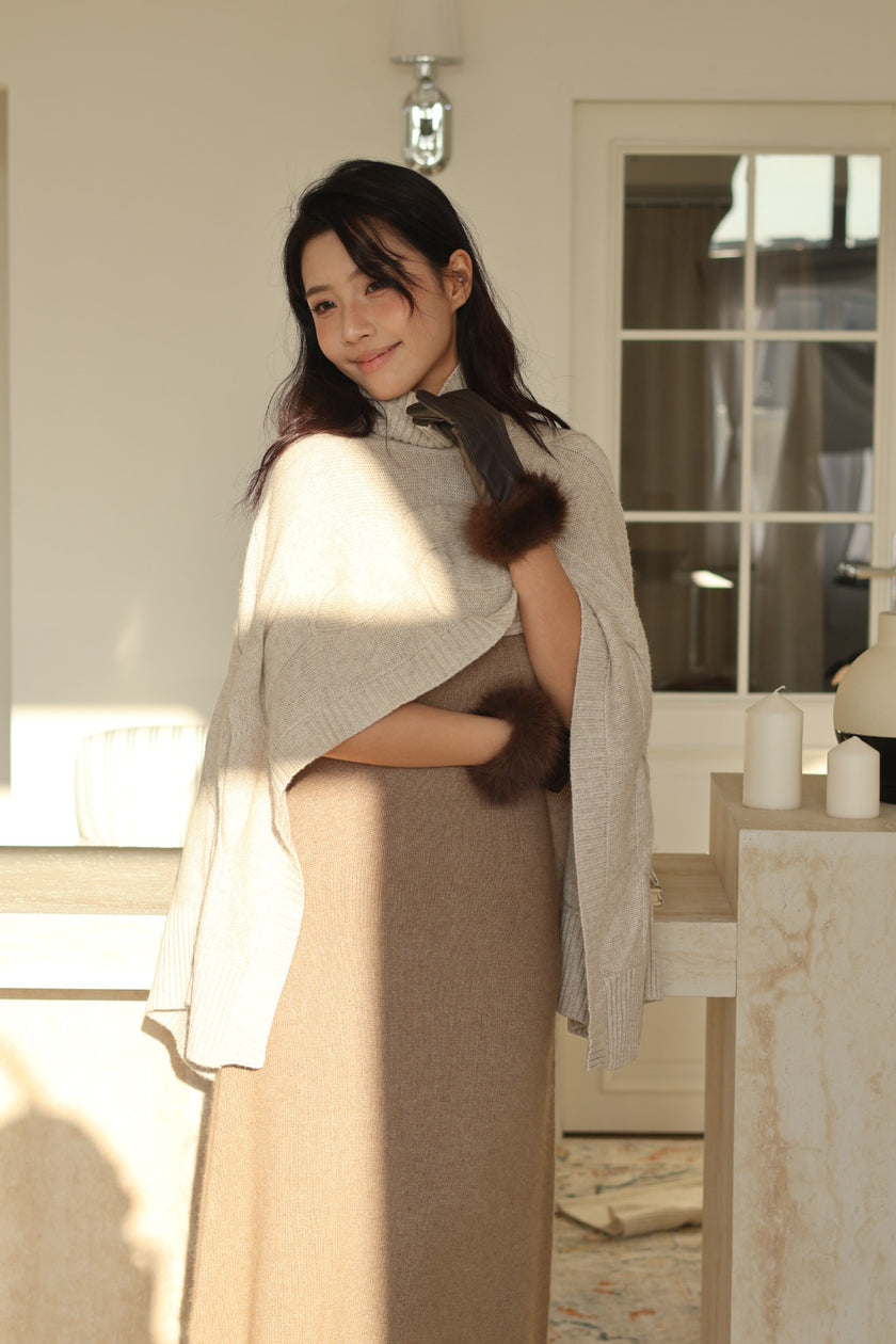 羊絨編織立領斗篷-杏